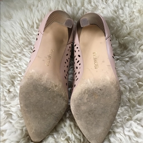 Restricted Nude Cut Out Wood Heeled Pump - Picture 6 of 8